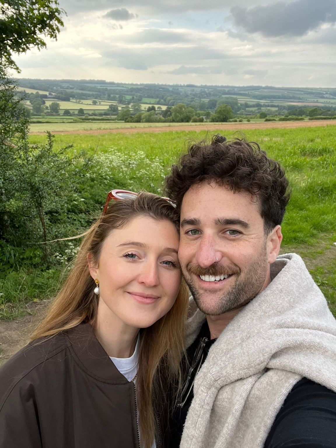 Gal and Chloe selfie in the countryside